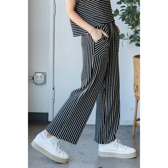 Stripe Texture Knit Front Pocket Long Pants - Picture 3 of 15